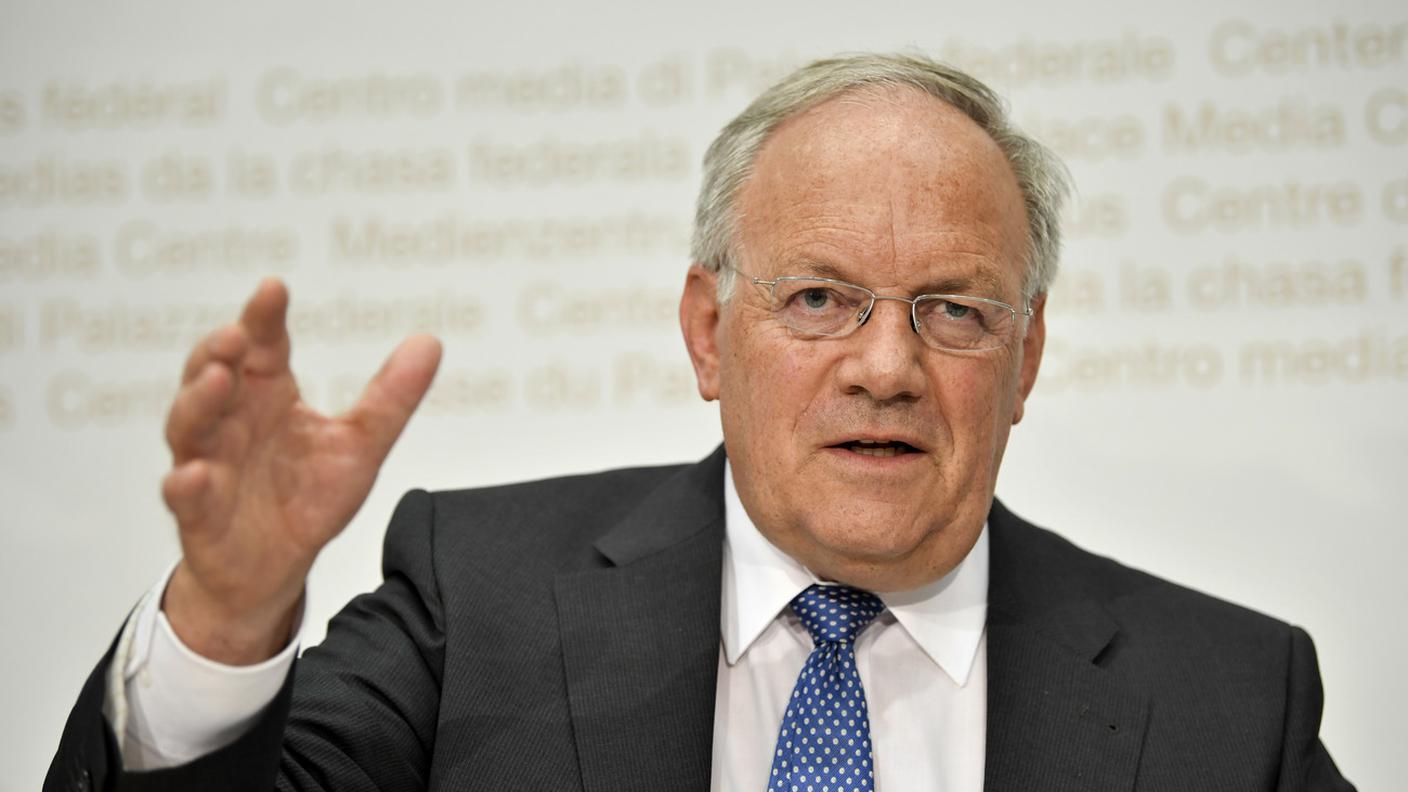 Il consigliere federale mentre spiega perché accettare il decreto