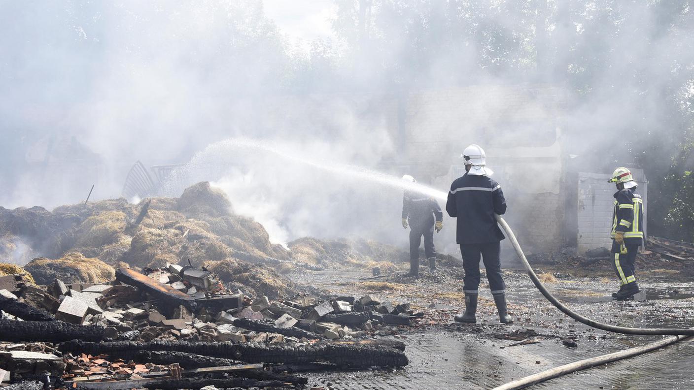Fiamme in diversi comuni della Svizzera romanda