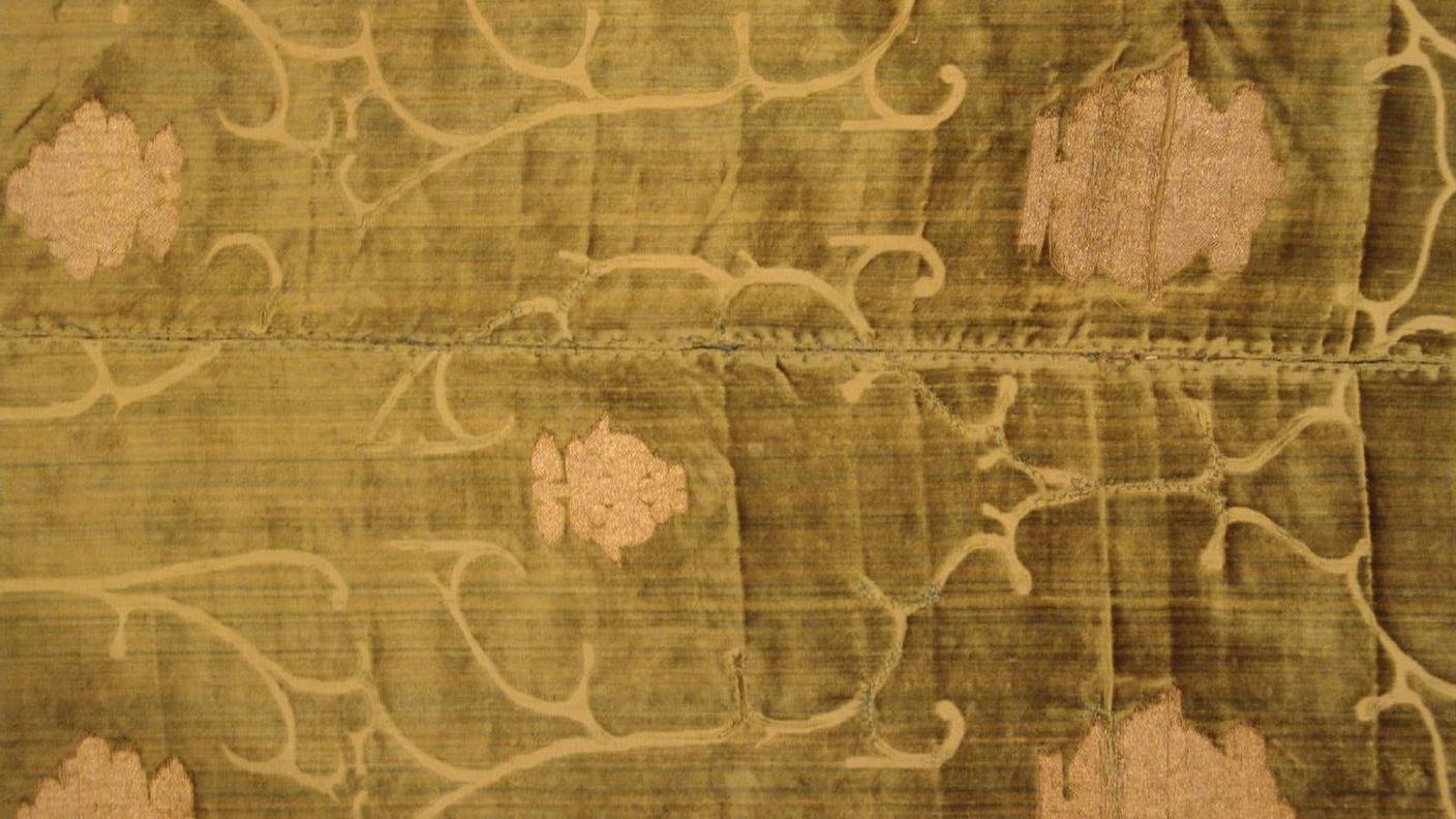 Il tessuto più antico della collezione: velluto italiano risalente al 1430