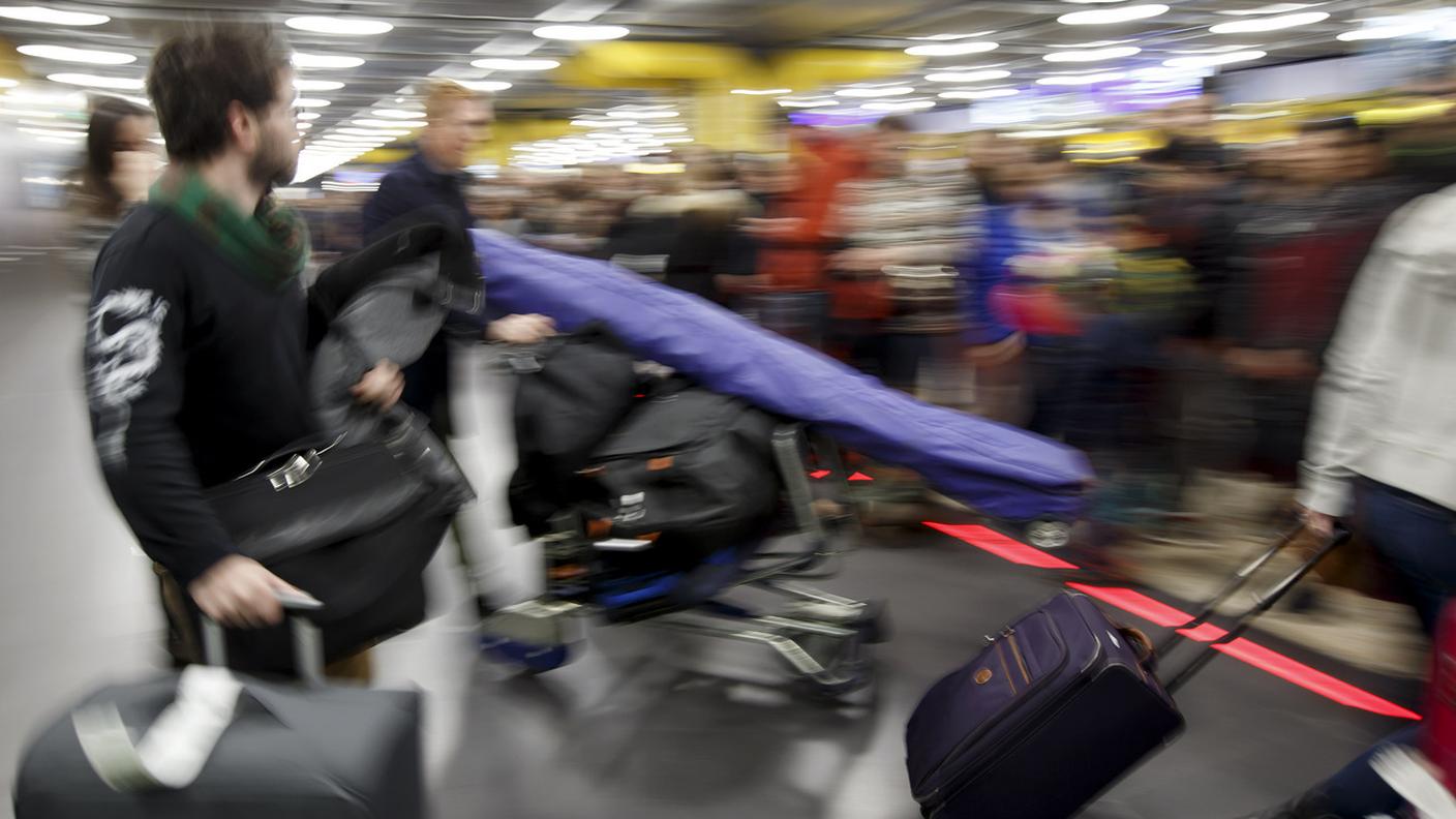 Un migliaio di passeggeri ha viaggiato senza i propri effetti personali