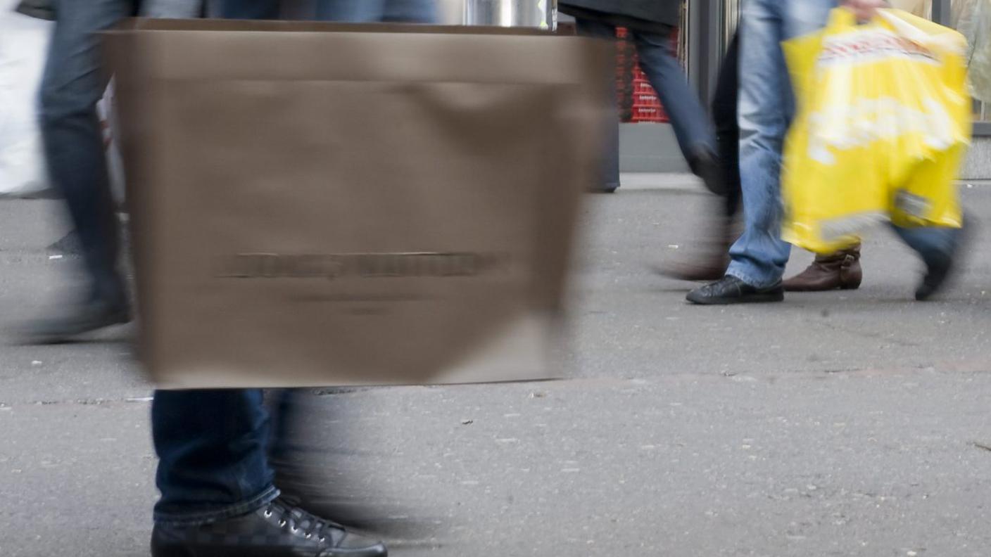 I consumatori svizzeri sono un po' più fiduciosi, ma non sul risparmio
