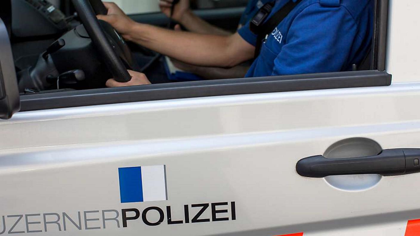 La polizia ha fermato due persone coinvolte nell'incidente che ha causato un morto