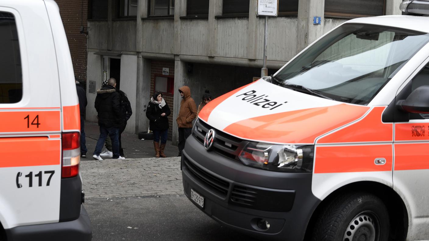 La donna è in gravi condizioni