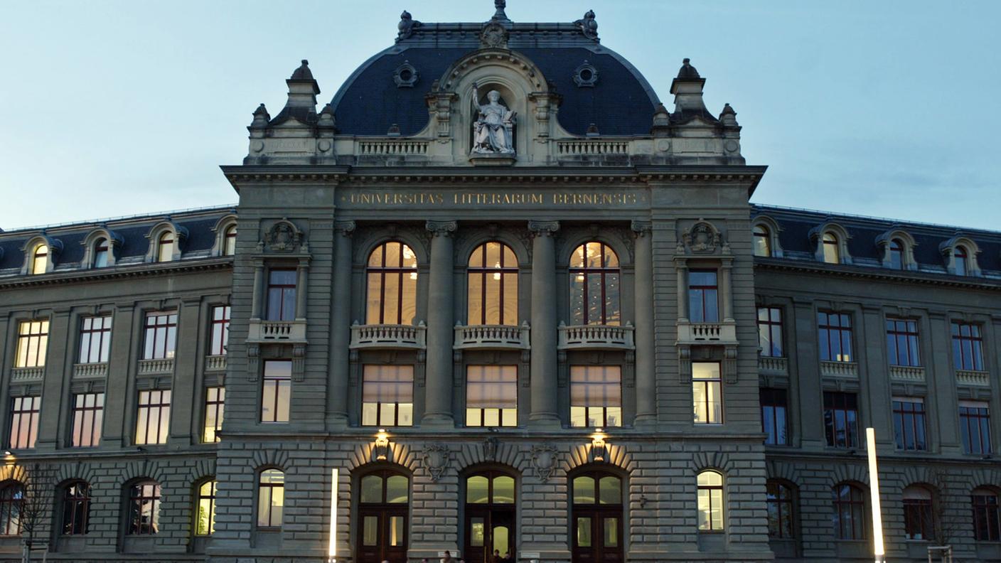 Lo scorso ottobre l'ateneo aveva licenziato in tronco il docente