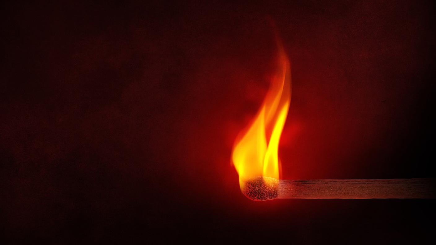 L'incendio si è sviluppato nella notte