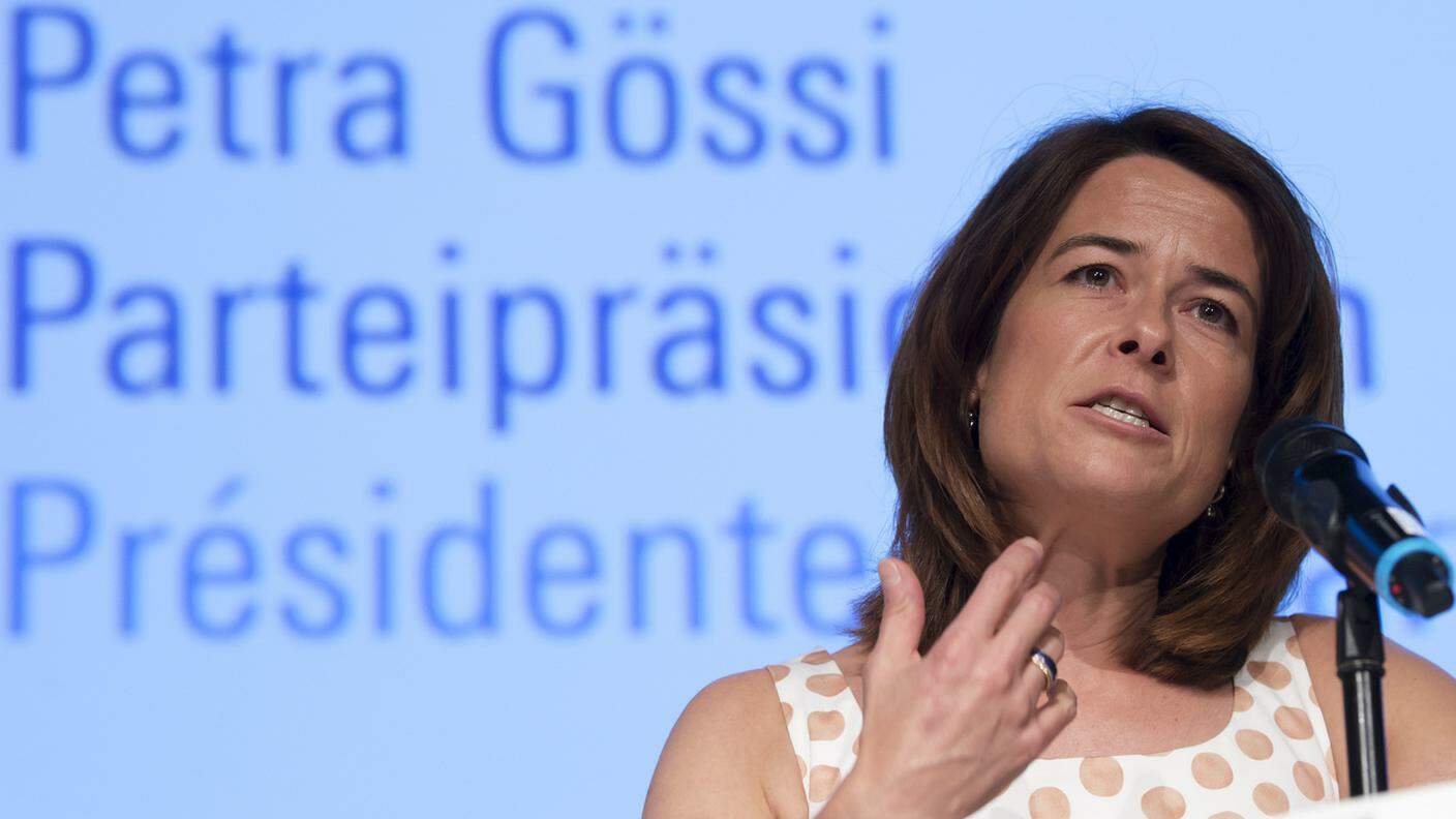 Petra Gössi, presidente del PLR svizzero, a più riprese chiamata in causa dai media sugli orientamenti del suo partito per la successione a Burkhalter
