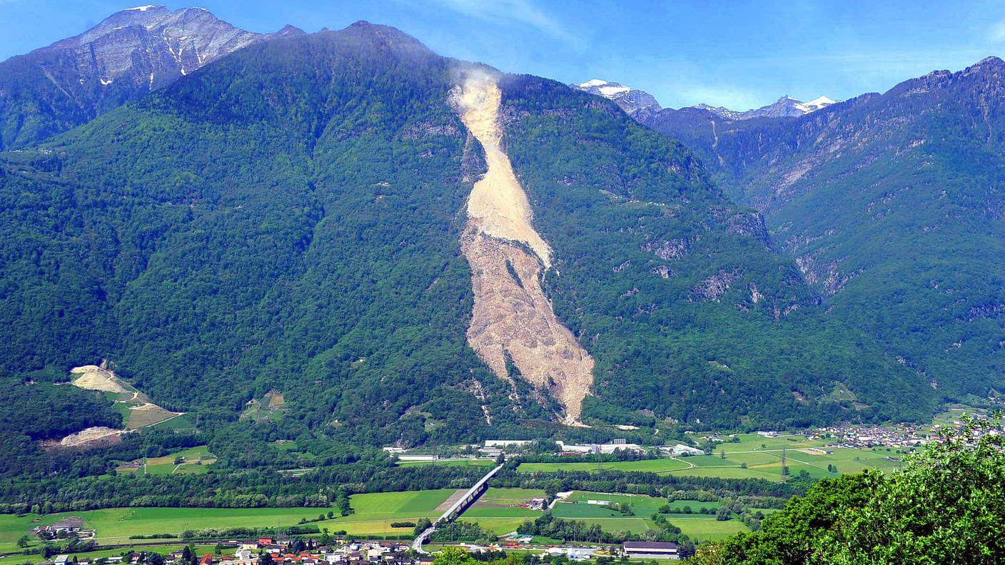 Il Valegion sopra Preonzo fotografato il 19 maggio 2012, uno degli eventi più significativi in Svizzera negli ultimi anni