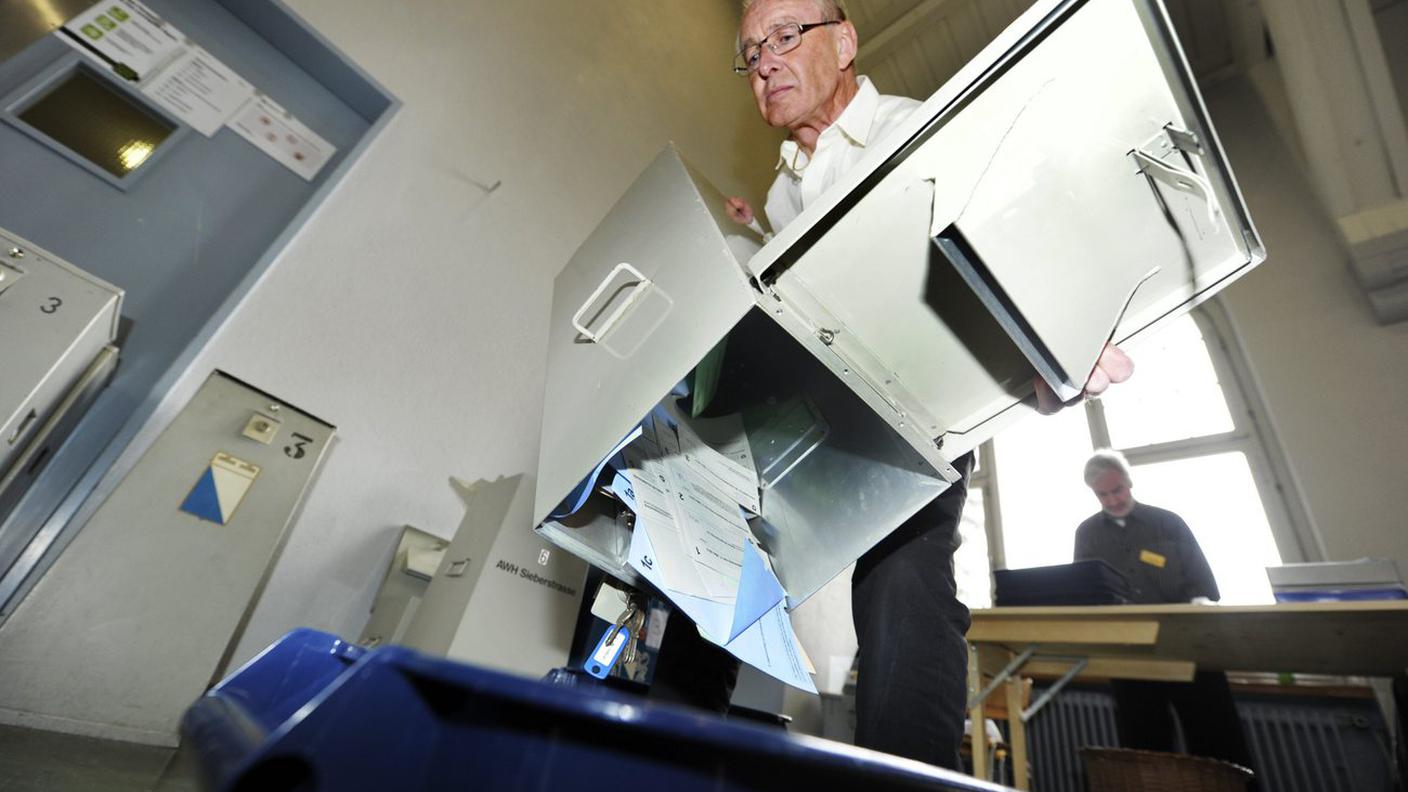 Al via le operazioni di spoglio dei voti