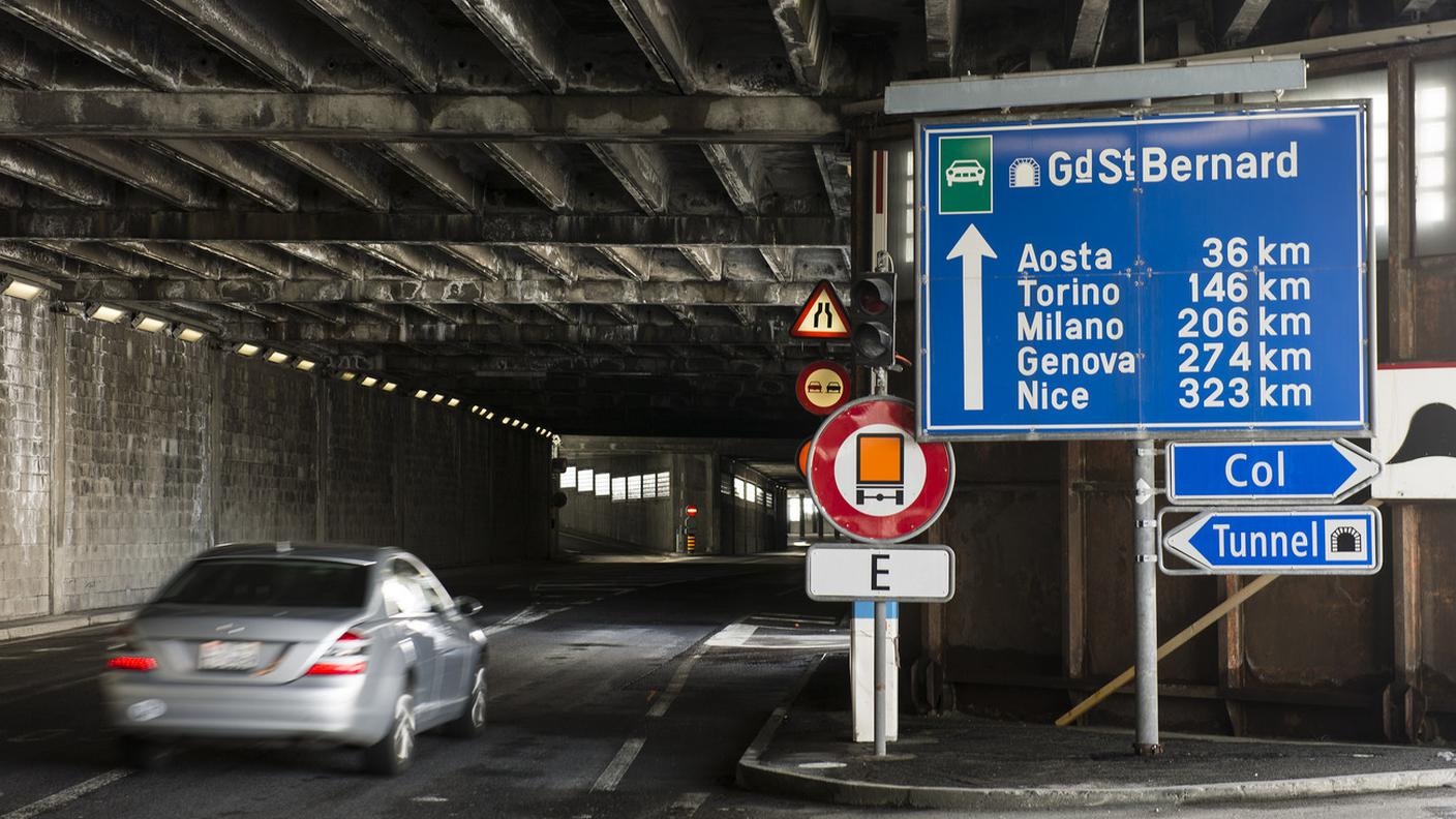 Chiuso il tunnel, resto il Passo che sarà aperto fino a quando la meteo lo permetterà