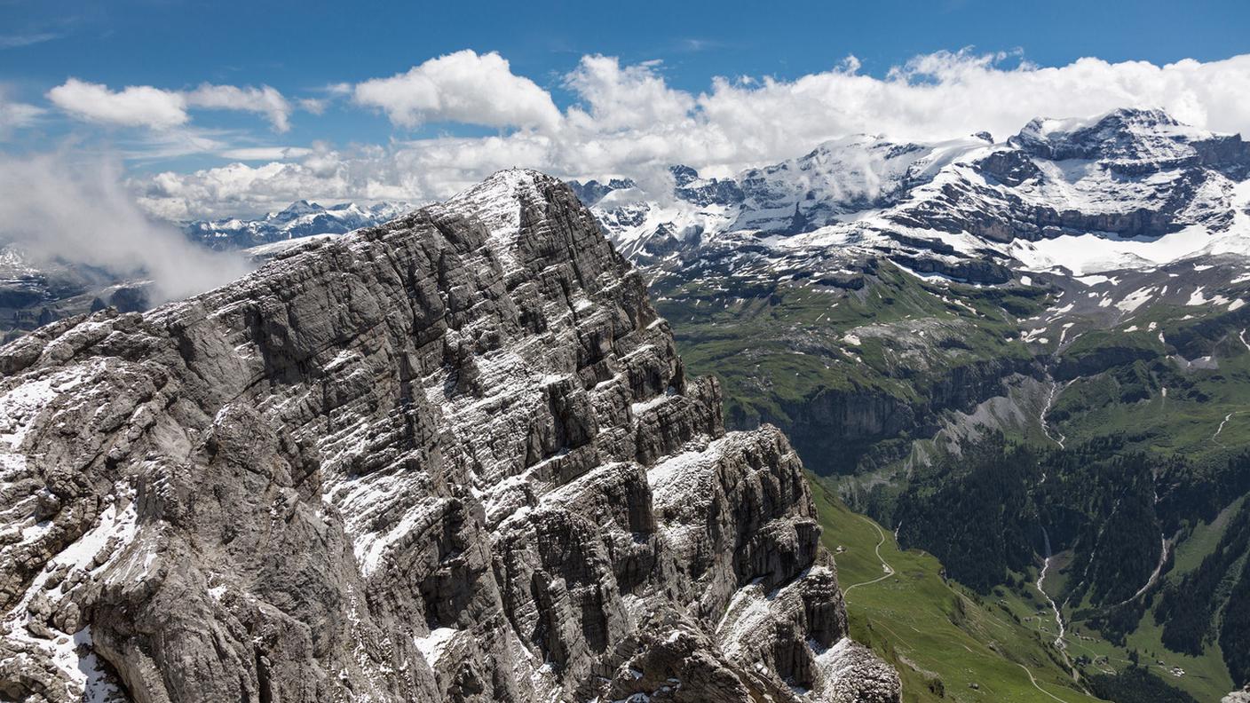 La frana si è verificata sopra l'abitato di Unterschaechen, nel canton Uri