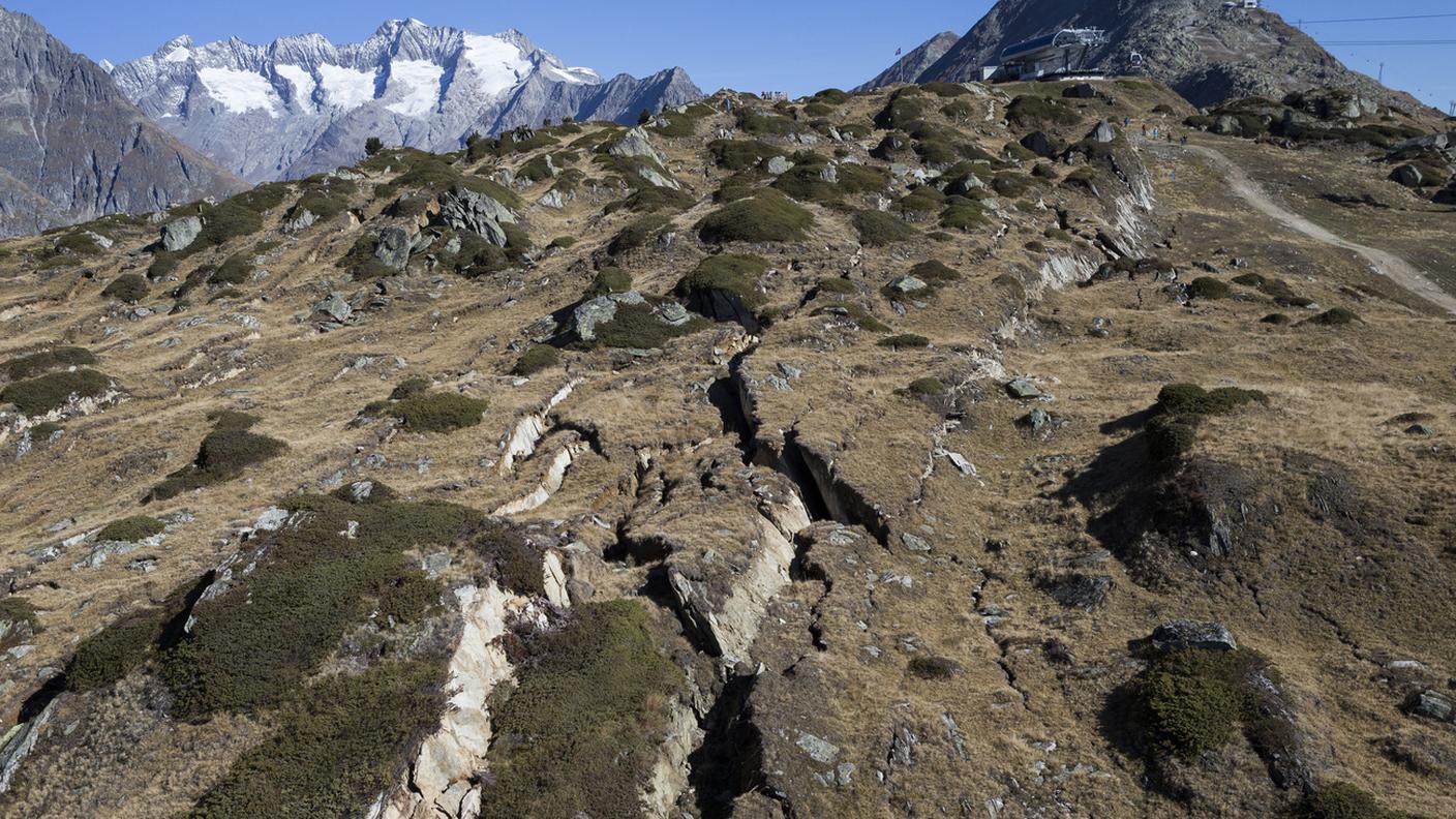 Fessure nel terreno