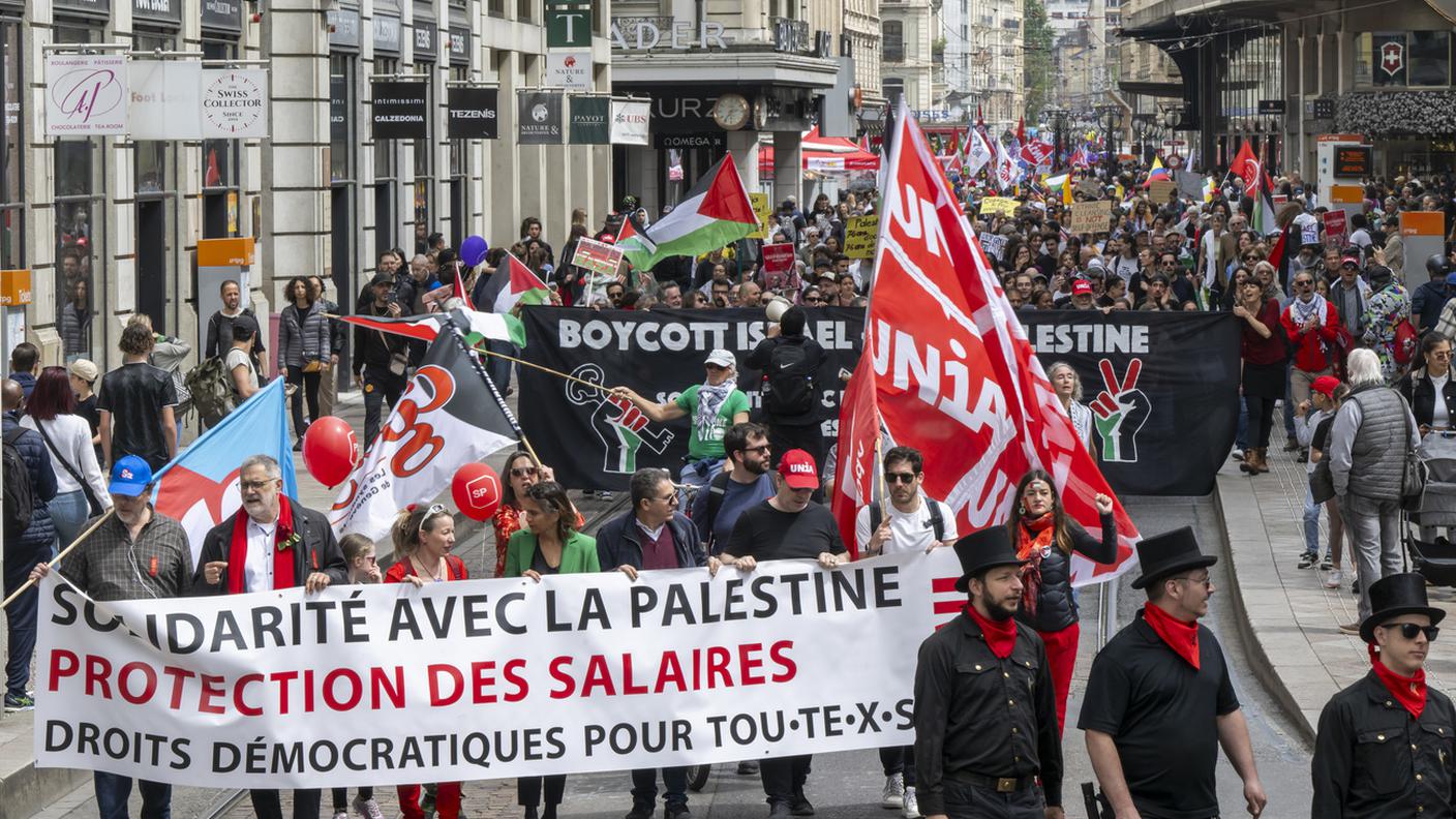 A Ginevra manifestanti solidali con la Palestina.jpg