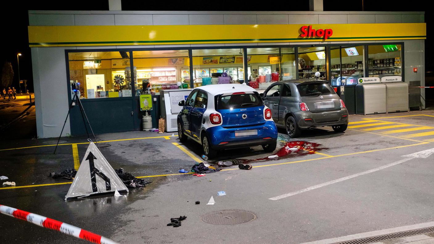 La stazione di servizio dove è stato arrestato il giovane