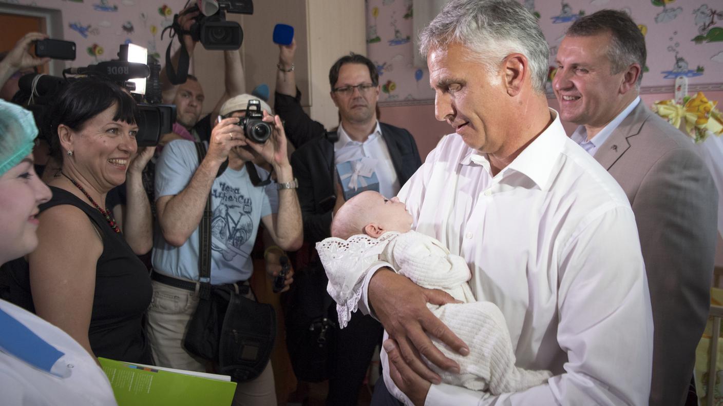 Con un bambino abbandonato durante un viaggio in Ucraina