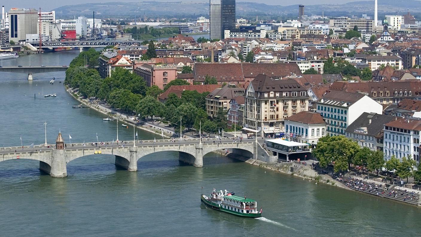 Basilea città