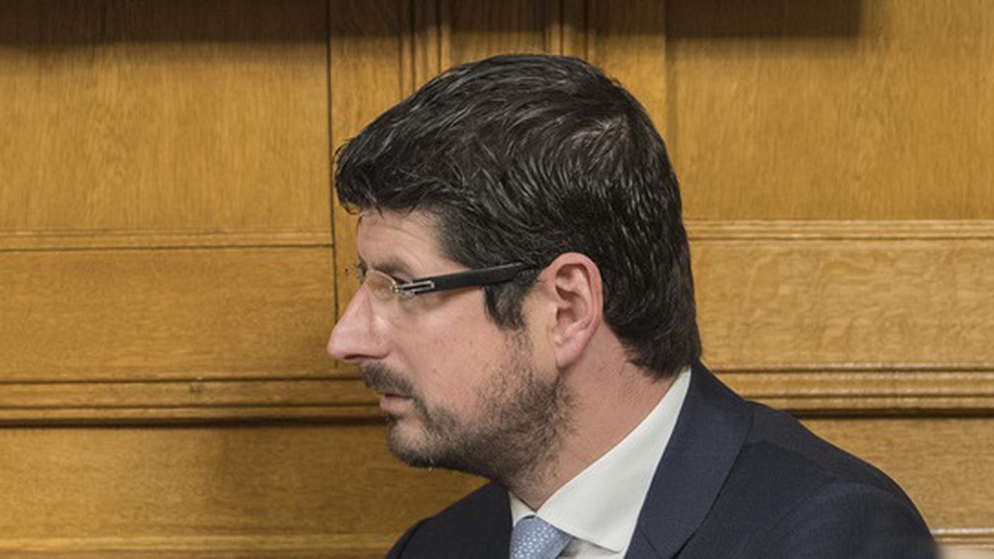 Le informazioni sul politico arrivano da polizia o pubblico ministero