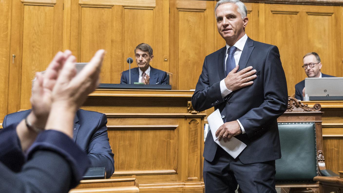Per un consigliere federale che entra in carica, uno che se ne va: il saluto a Didier Burkhalter, che il 31 ottobre ha lasciato l'incarico dopo 8 anni