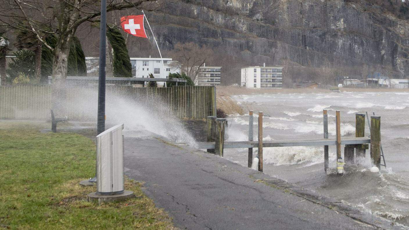 Il vento spazza il Lago di Alpnach