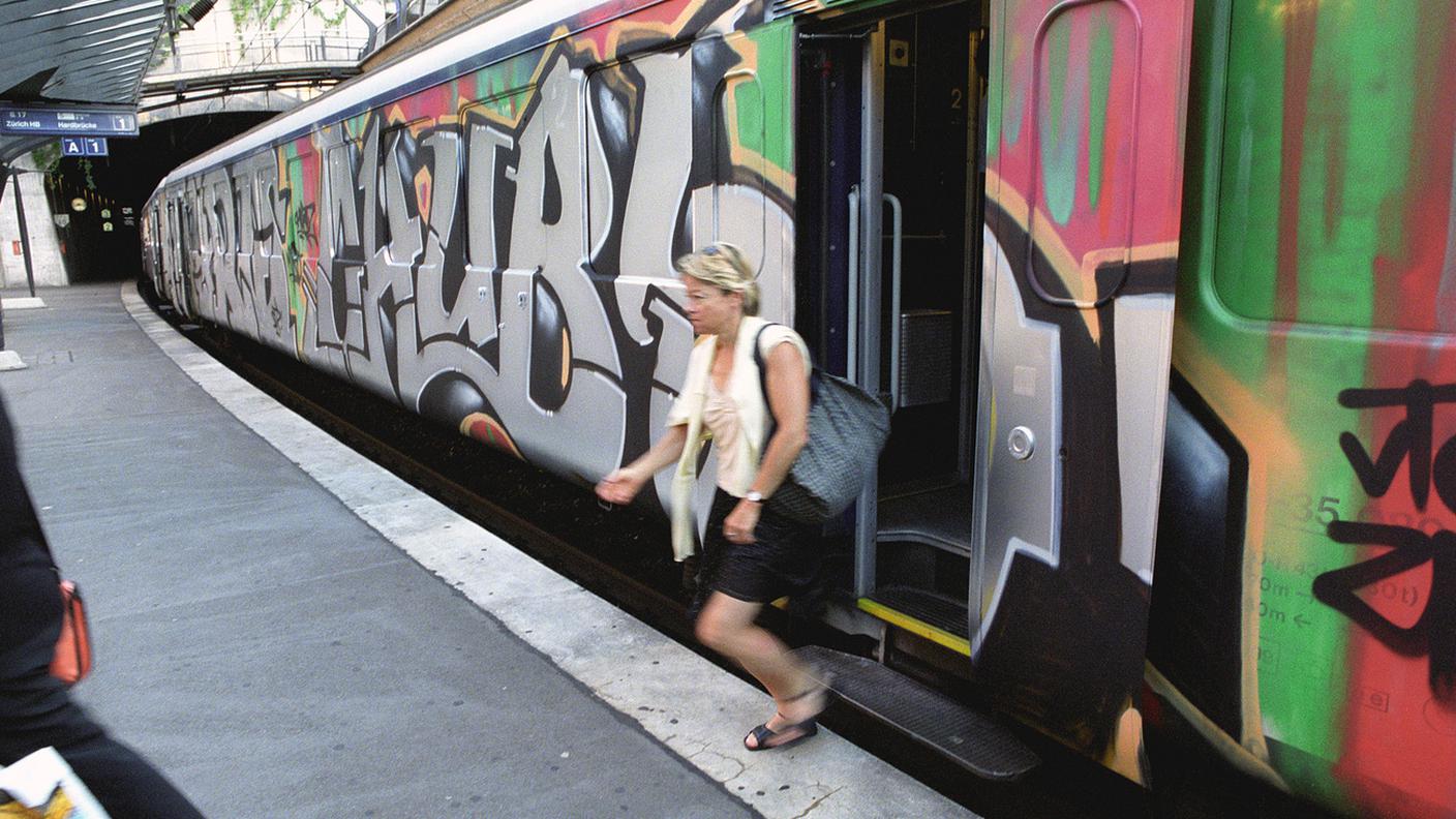 Le FFS intendono contrastare i graffitari usando i droni per rilevarli mentre imbrattano i vagoni KEY.jpg