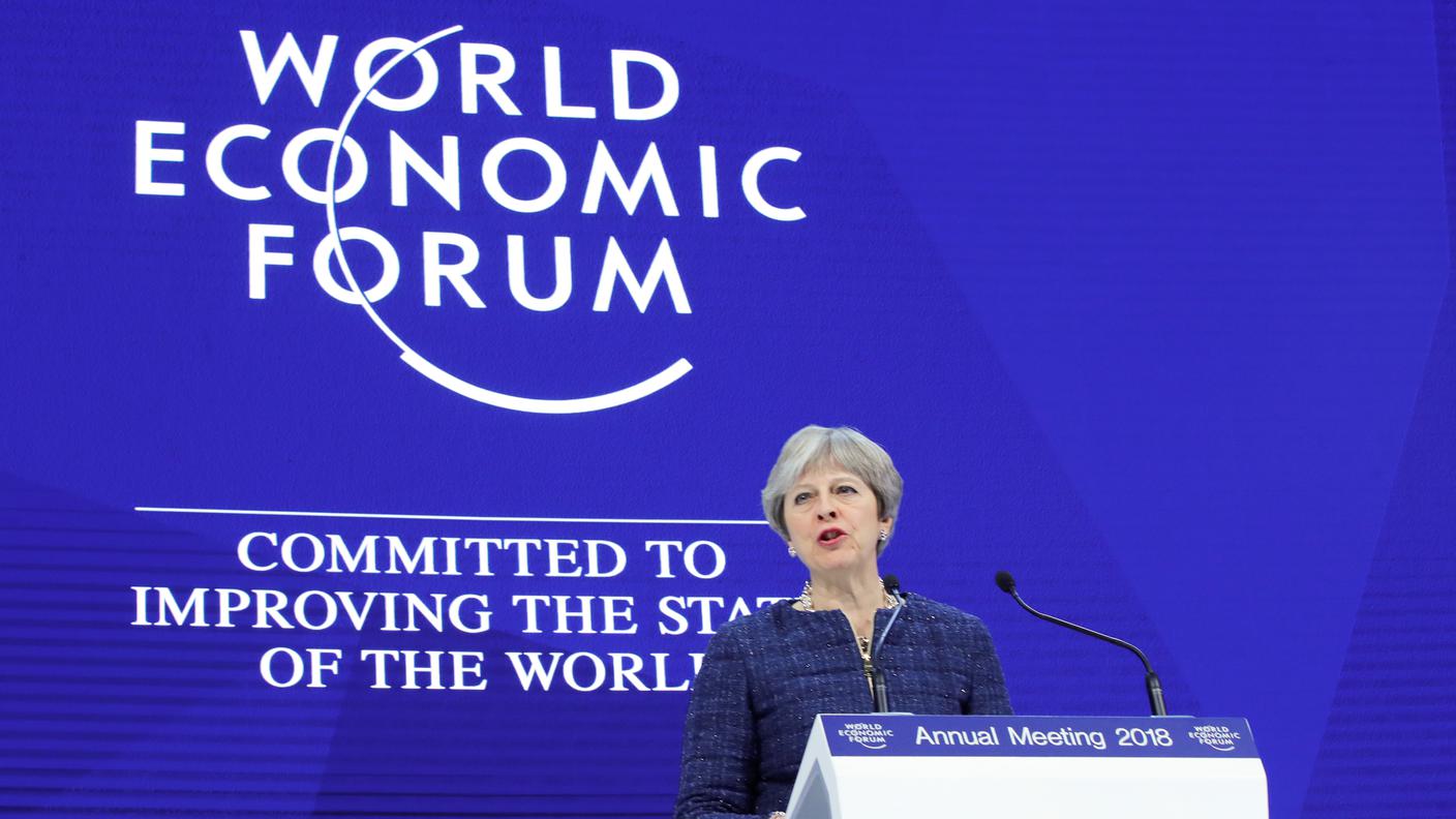 La premier britannica sul palco del Forum economico mondiale di Davos