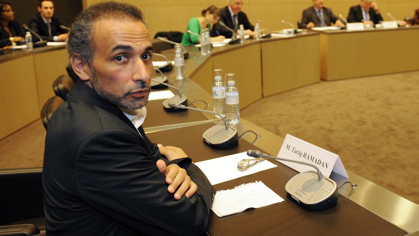 Fermato dalla polizia francese a Parigi l'islamologo rossocrociato Tariq Ramadan