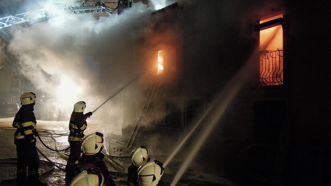I pompieri del canton Lucerna in azione in una foto d'archivio