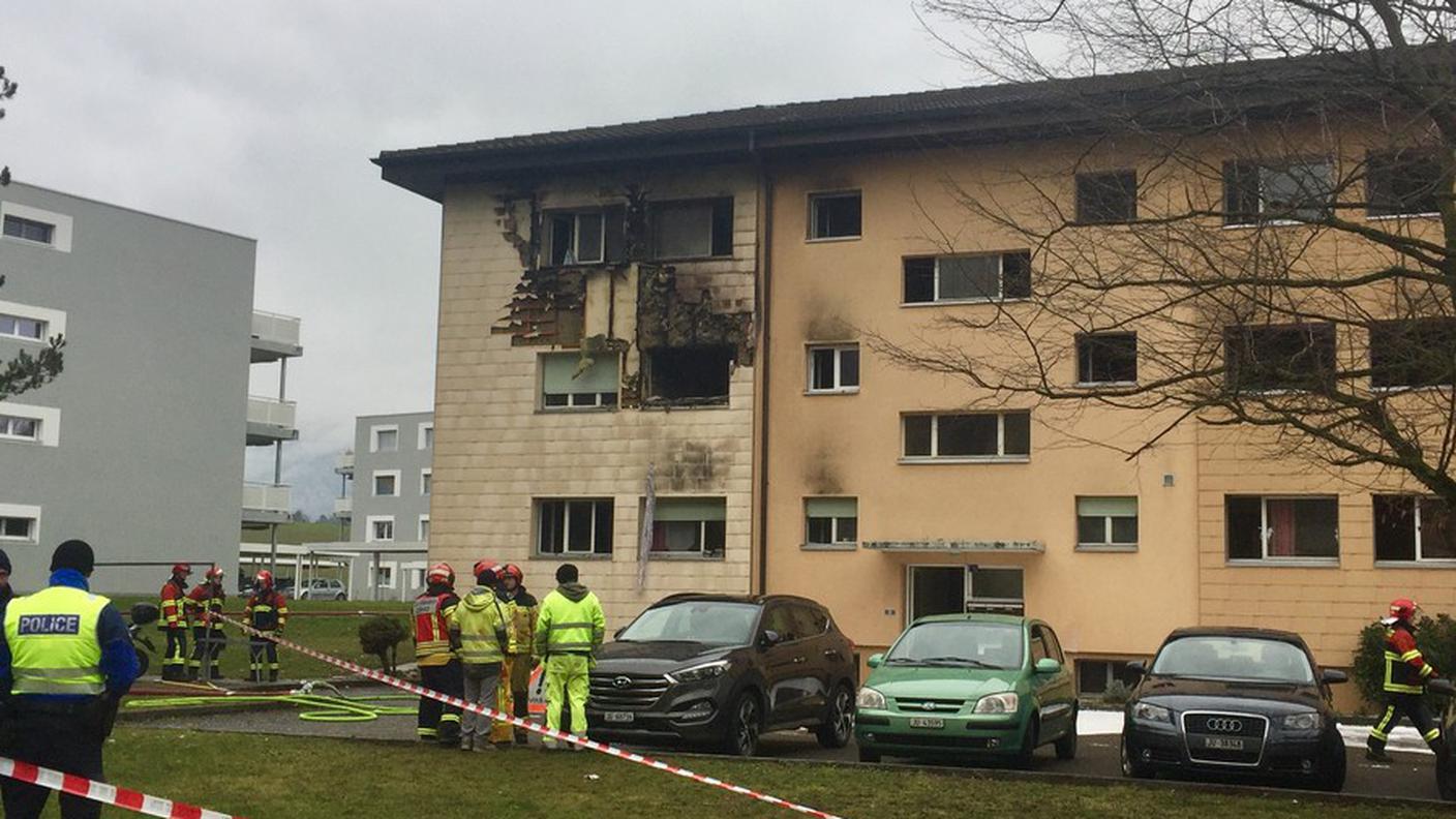 Le tracce della deflagrazione e del successivo incendio