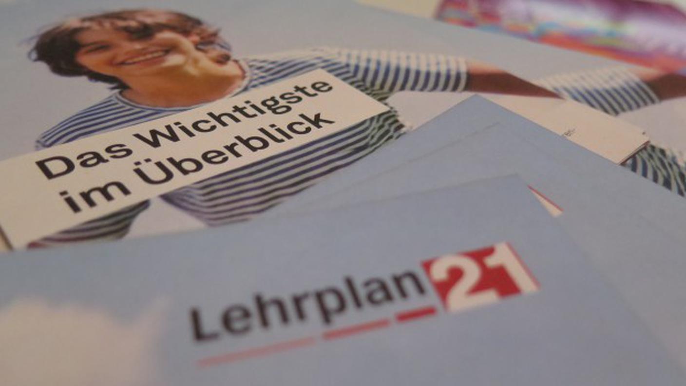Due iniziative - a Berna e a Zurigo - dirette contro il "Lehrplan 21", il piano di studi armonizzato per la scuola obbligatoria nella Svizzera tedesca