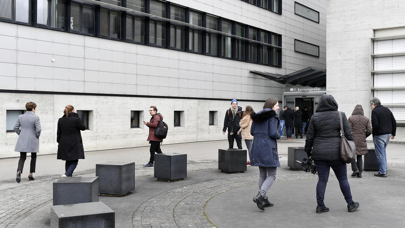 L'ingresso dell'edificio dove si svolge il processo per i fatti di Rupperswil