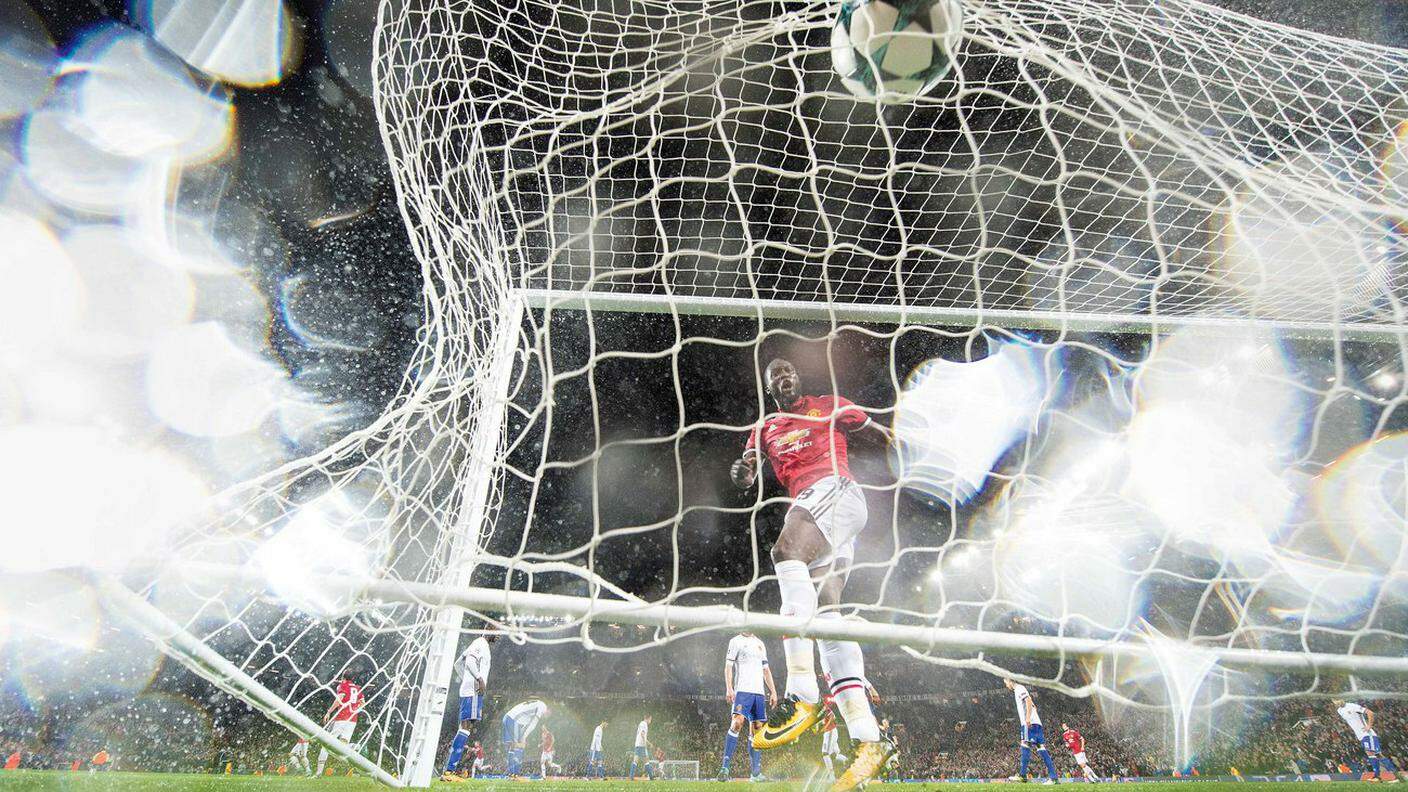 Romelu Lukaku dopo il primo gol inglese in Manchester United-Basilea 3-0, di Toto Marti, 3o nella categoria "Sport"