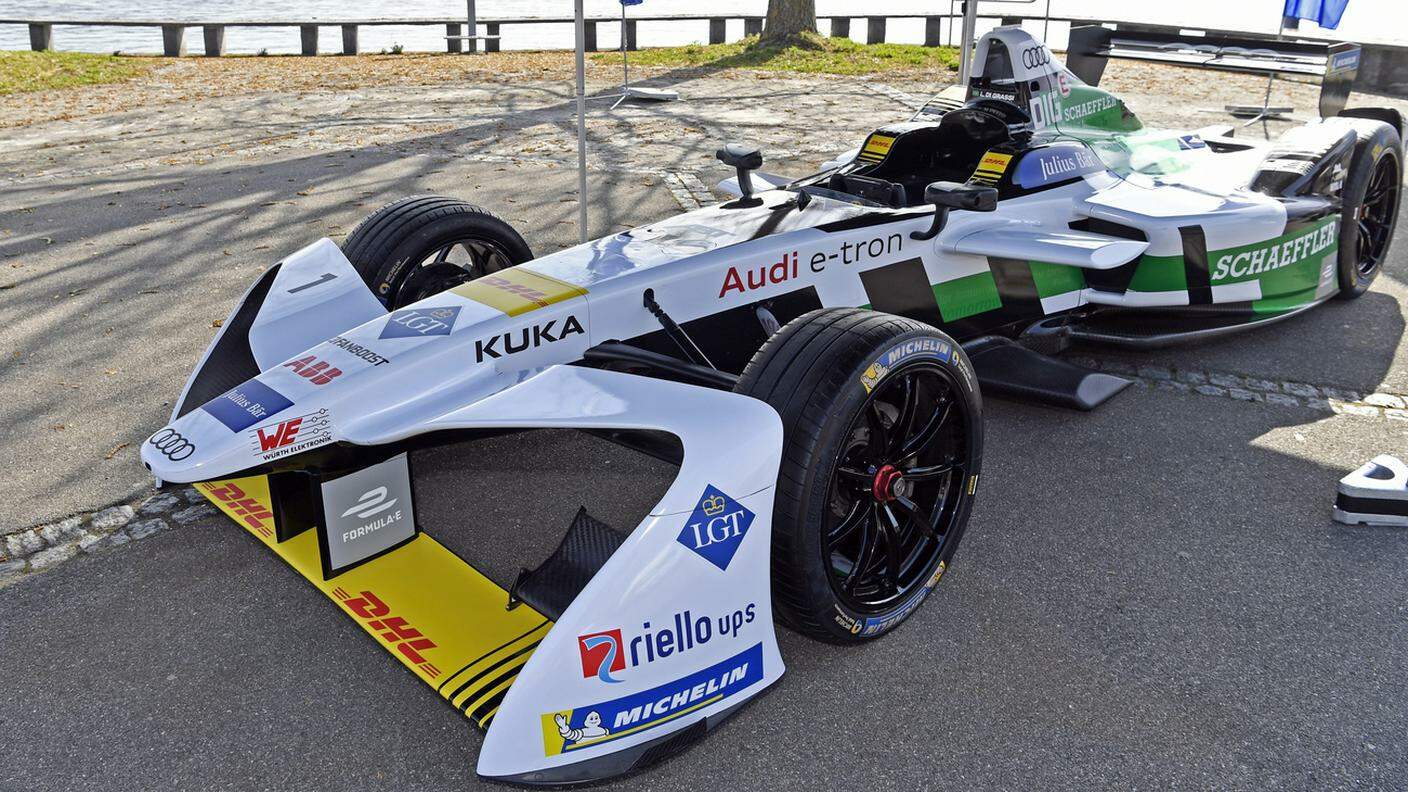 L'Audi di Formula E sulle rive del lago di Zurigo in attesa del GP di giugno
