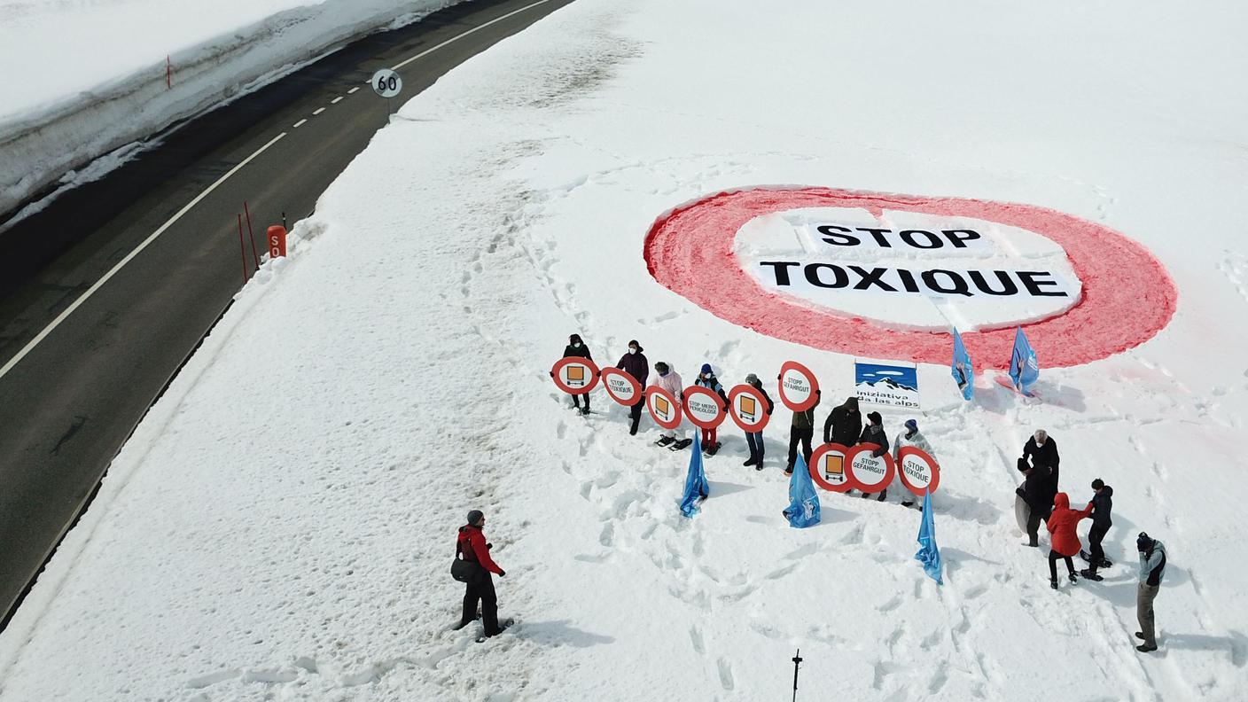 L'azione sul Passo del Sempione dove i trasporti di merci pericolose sarebbero 10'000 all'anno