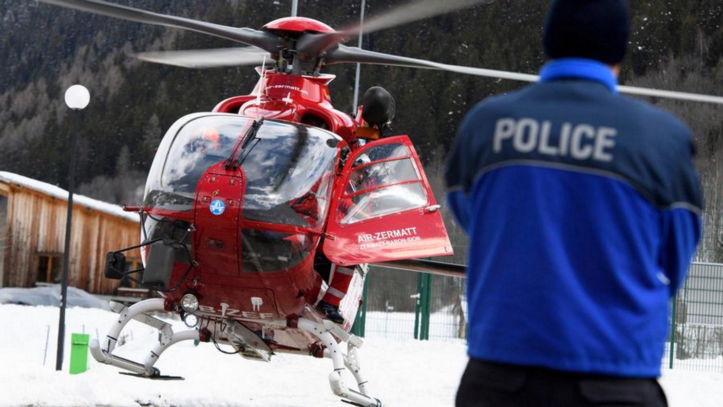 I soccorritori sono intervenuti in forze onde recuperare il gruppo di rocciatori