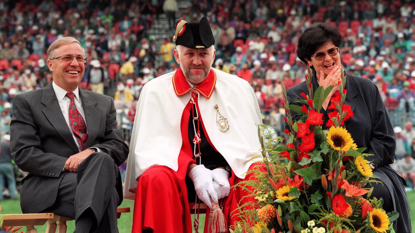 Christoph Blocher e Ruth Dreifuss alla festa federale di lotta svizzera a Coira nel 1995