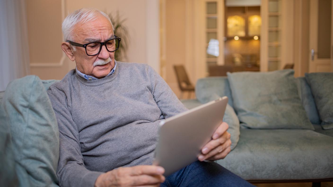 persone anziane e tecnologia