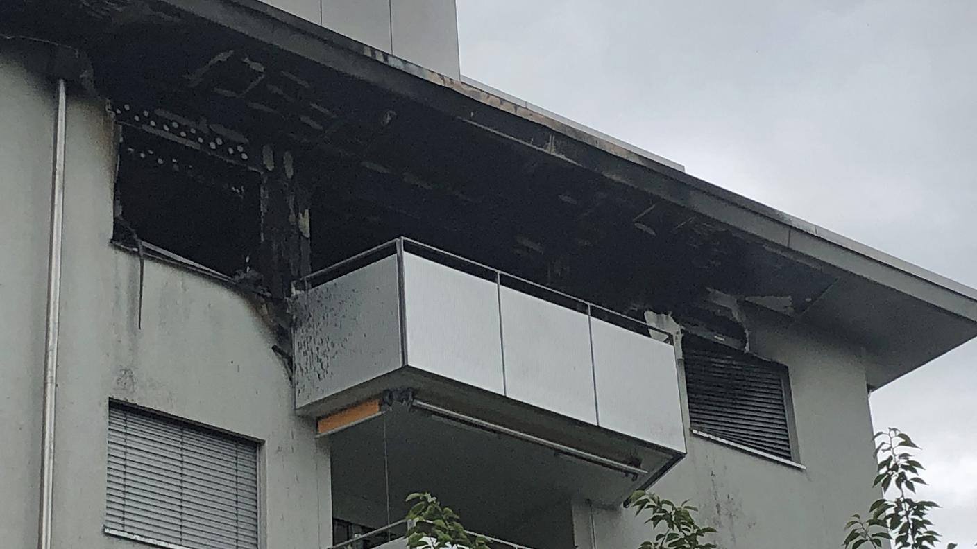 I chiari segni dell'incendio sui muri esterni dell'appartamento di Kriens