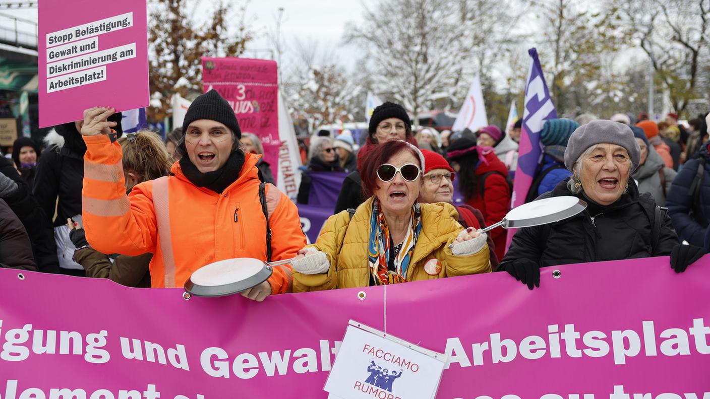manifestazione contro violenza berna