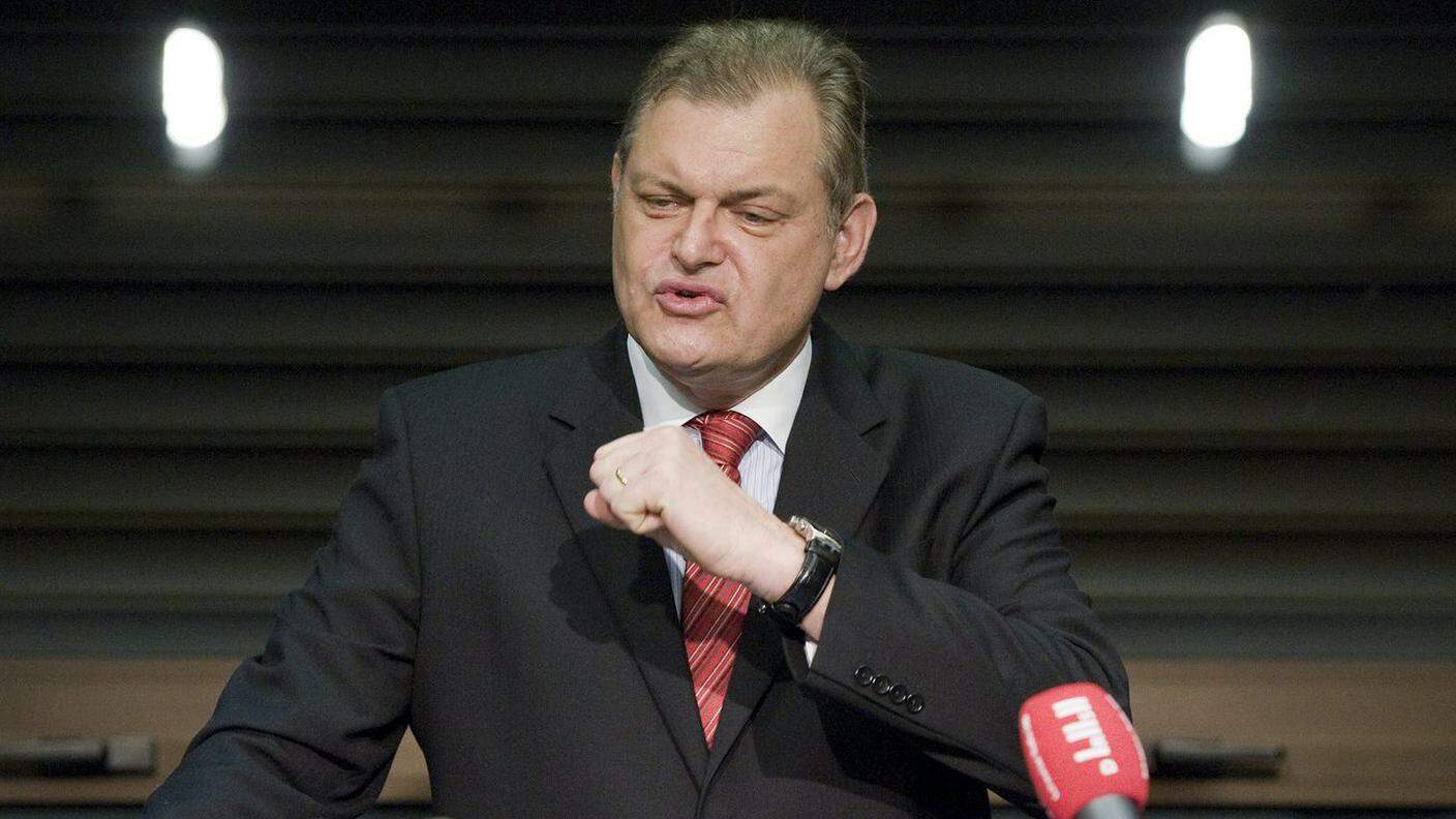 Claude Beglé nel giorno delle dimissioni dalla Posta, nel 2010