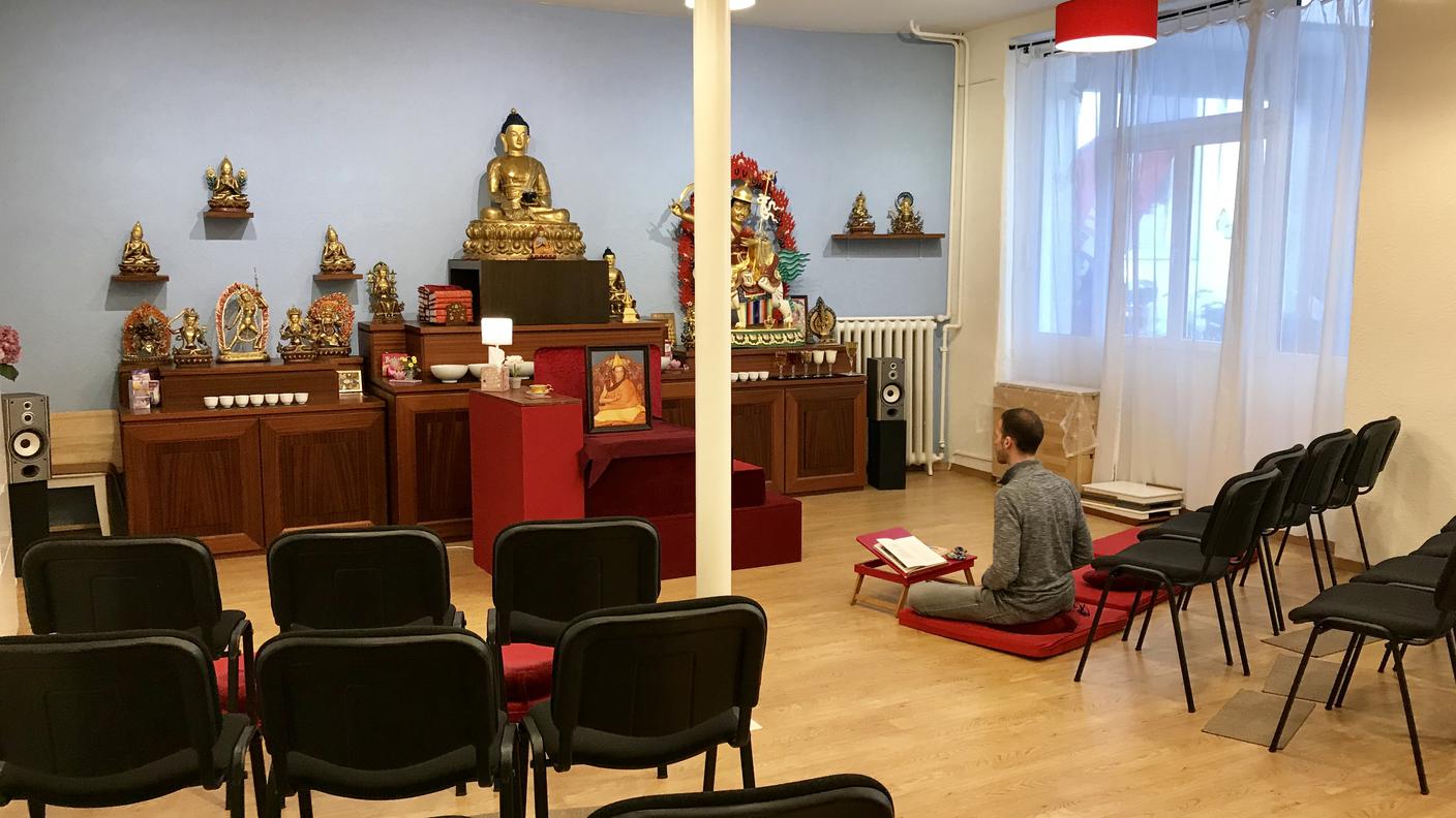 Alessandro, durante la pratica della meditazione