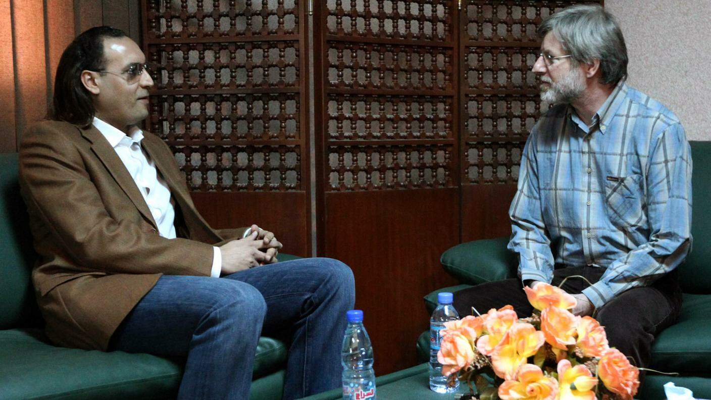 Primo marzo 2010: Hannibal Gheddafi incontra l'ostaggio Max Göldi a Tripoli