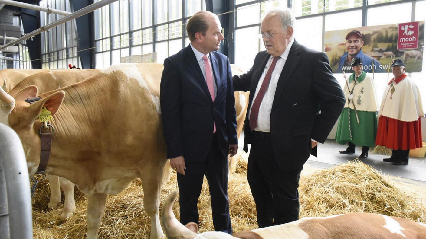 Il consigliere federale Johann Schneider-Ammann, a destra, al Comptoir Suisse nei giorni scorsi