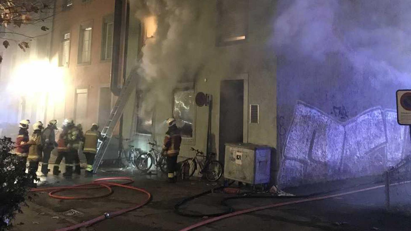 Il fumo ha rapidamente invaso tutto l'edificio