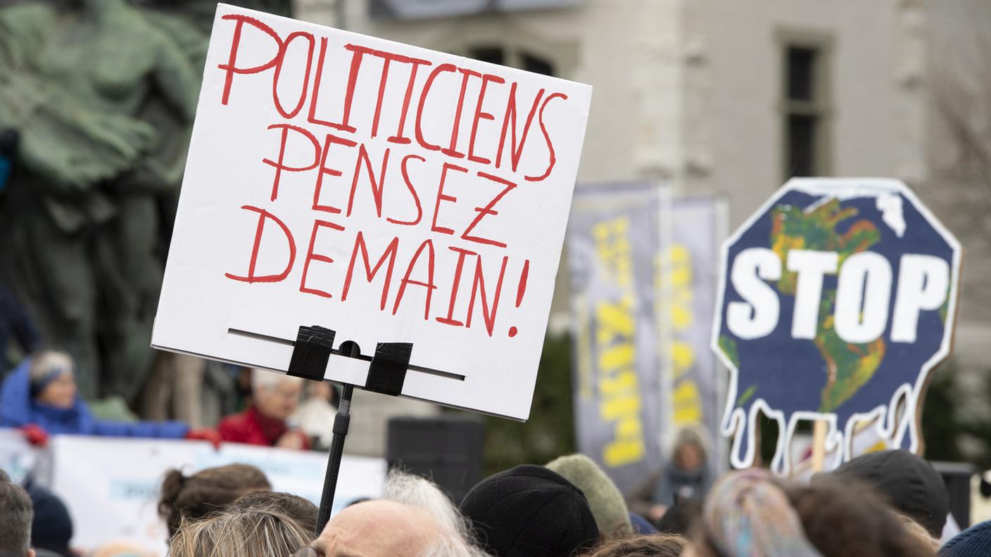 Uno degli scopi: "svegliare i politici"