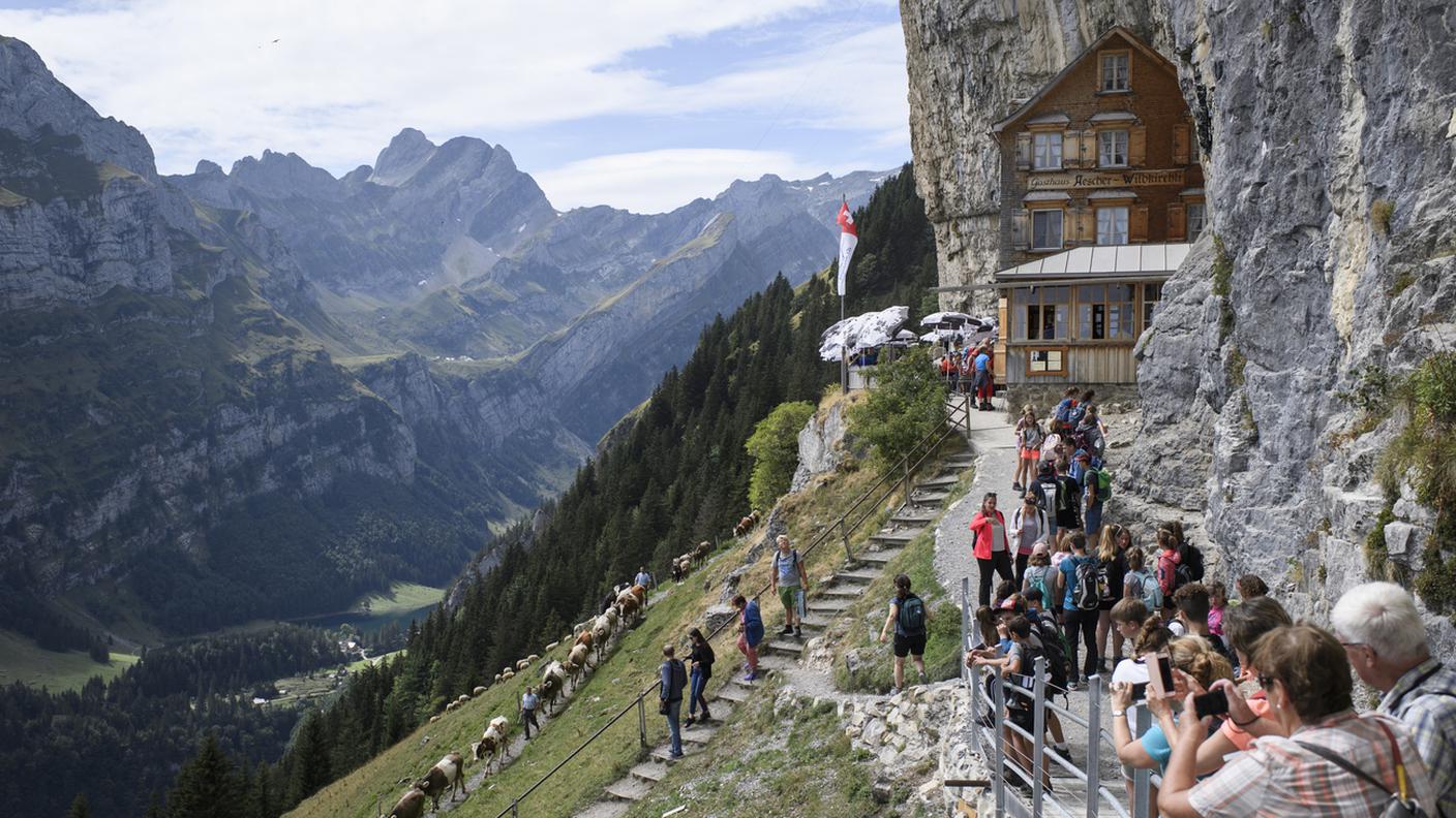 La locanda Aescher ha conquistato anche la copertina del National Geographic