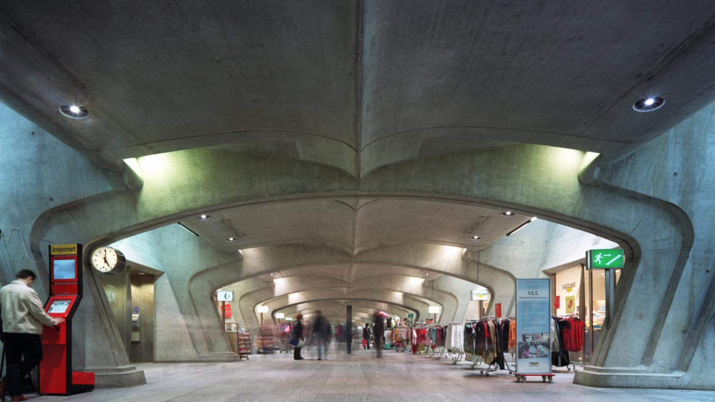 Le disposizioni del concorso "comporterebbero inevitabilmente una distorsione del carattere della stazione e violerebbero i diritti d'autore non trasferibili di Calatrava", secondo l'archistar