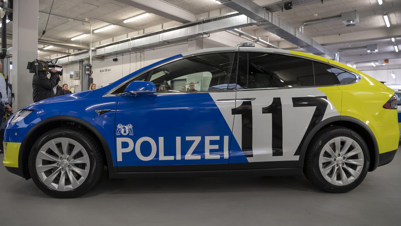 L'auto dello scandalo: una Tesla X100D dal costo di 140'000 franchi