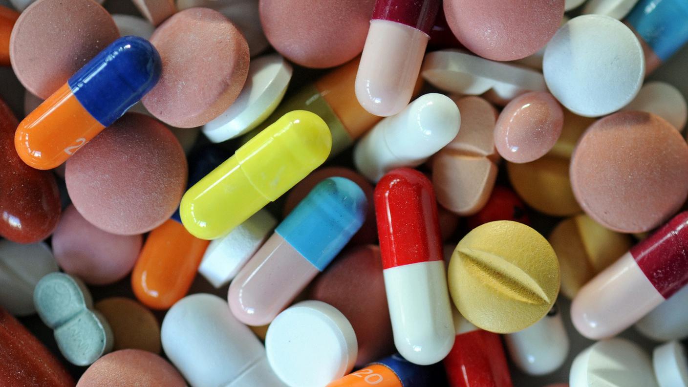Le donne assumono i farmaci più spesso degli uomini (55% contro 45%)