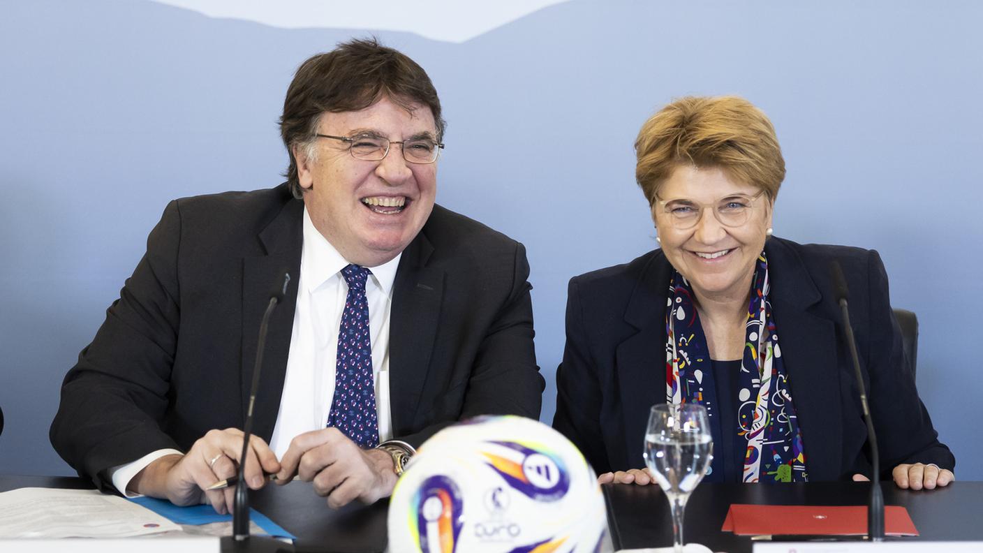 Il segretario generale UEFA Theodore Theodoridis e la consigliera federale Viola Amherd