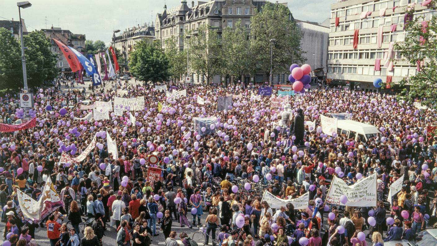 Lo sciopero delle donne del 14 giugno 1991: un'immagine della grande manifestazione organizzata a Zurigo