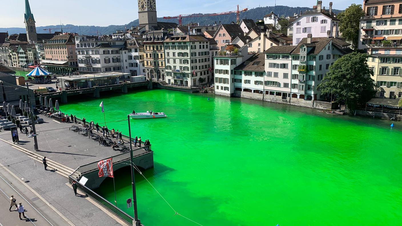 La Limmat verde, ma non ci sarebbero pericoli per popolazione e ambiente